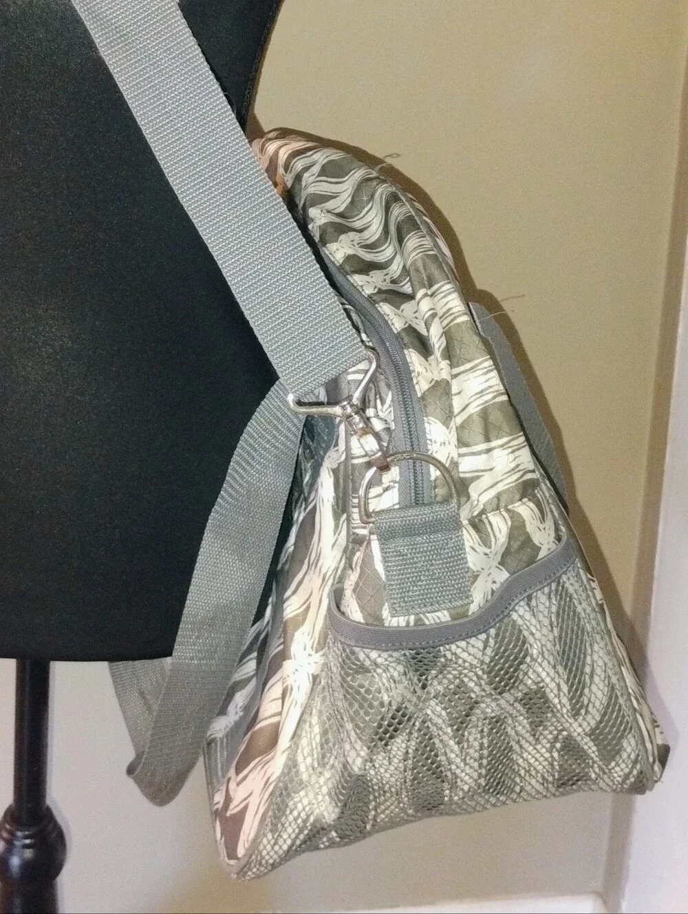 Thirty -one All in Tote Gray and White Patterned Crossbody Tote Bag